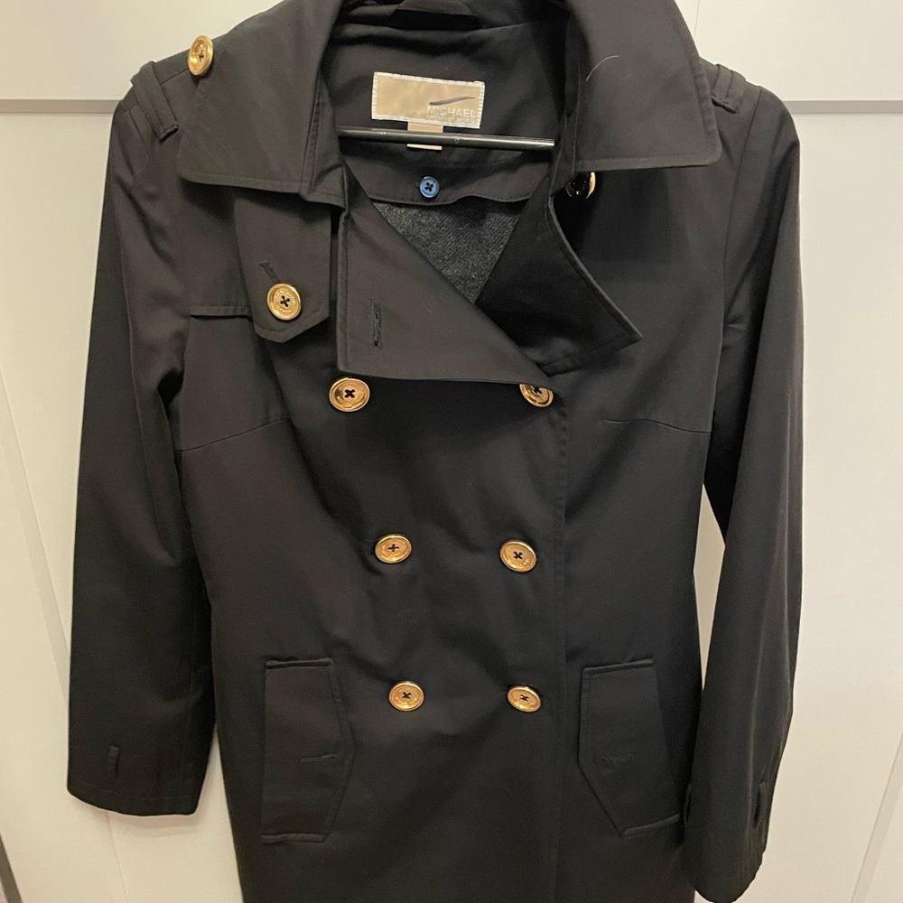 Michaels Kors Women’s black and gold trench coat with removable lining XS